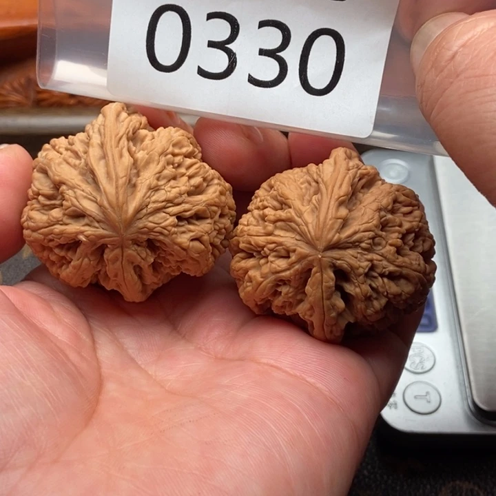 文玩核桃吊坠粗筋异形鹰