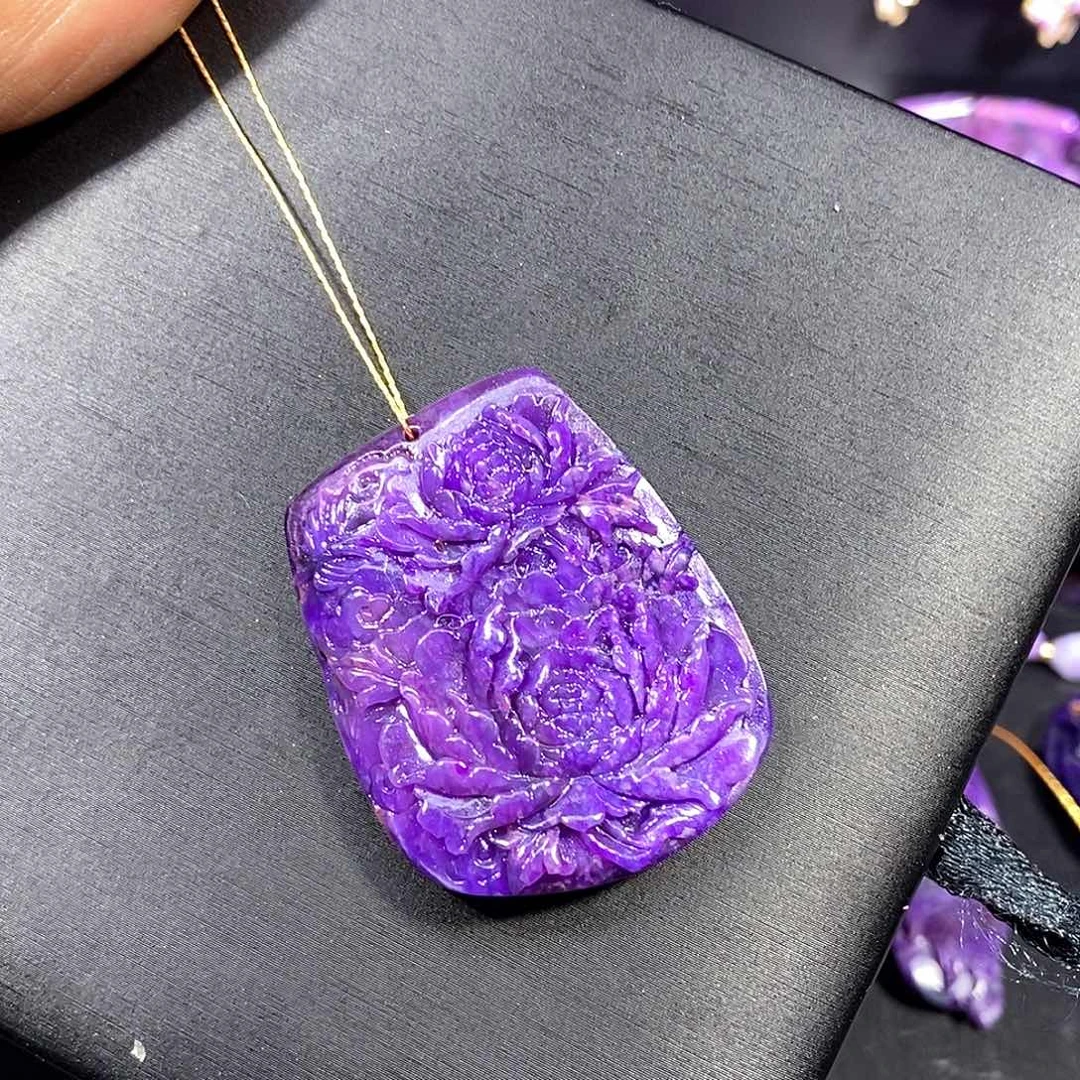 苏纪石（舒俱来）未镶嵌南非舒俱来皇家紫玉化牡丹花吊坠