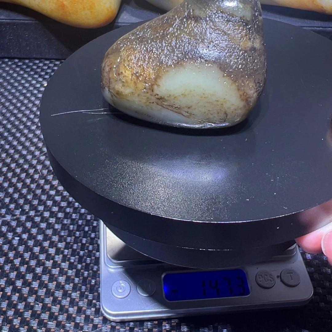 吊坠(不含链)未镶嵌和田玉（子料）137