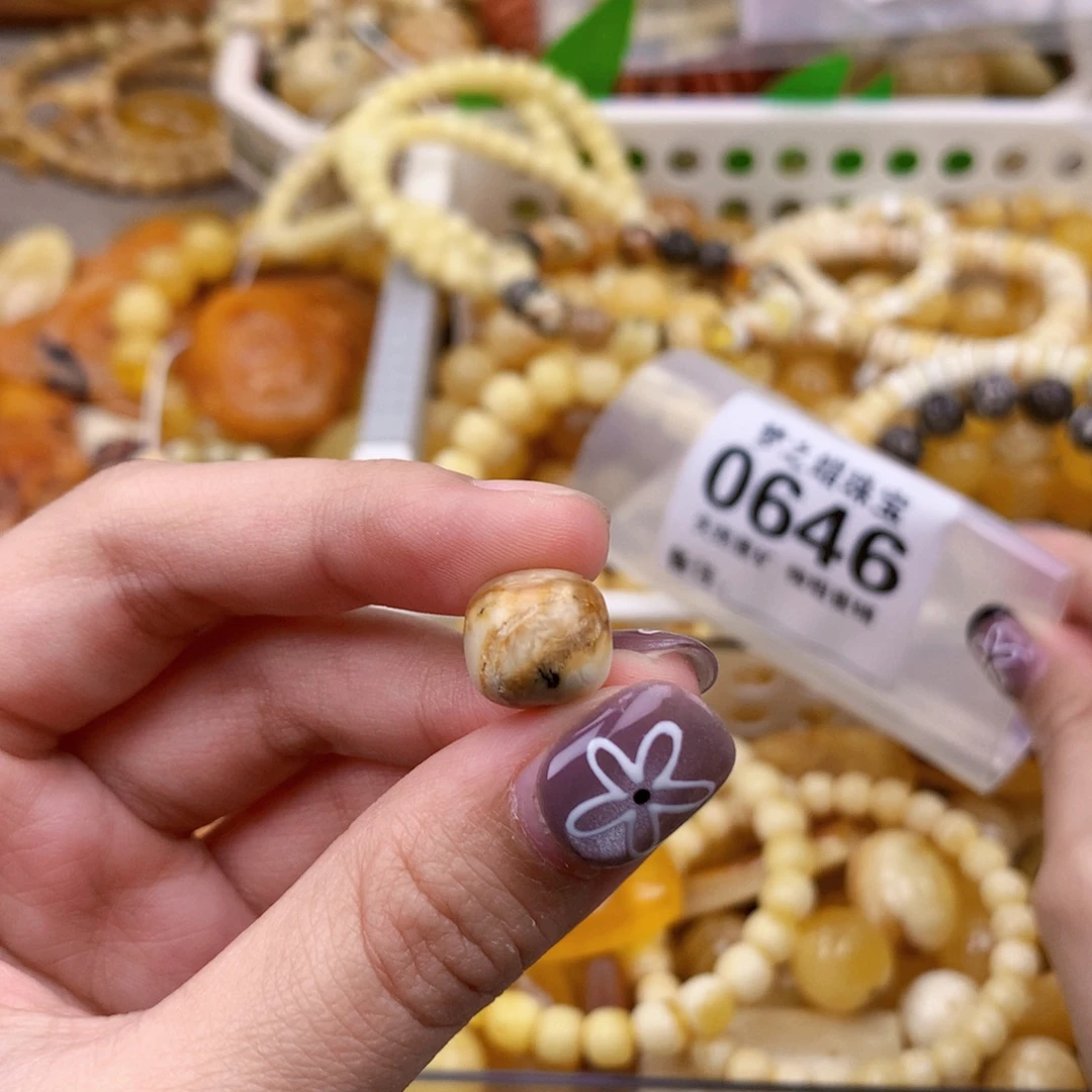 能***。琥珀未镶嵌珠宝奇石11.5