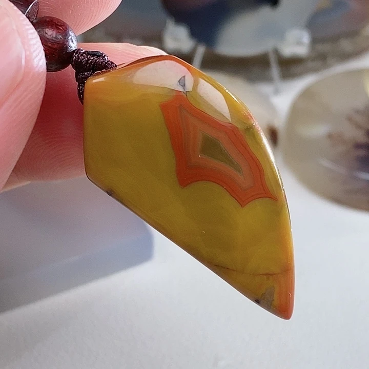 未镶嵌玛瑙/玉髓珠宝奇石流***绰