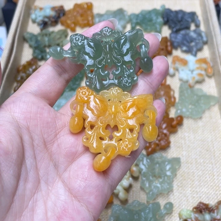 羲***和蛇纹石玉合金颈饰