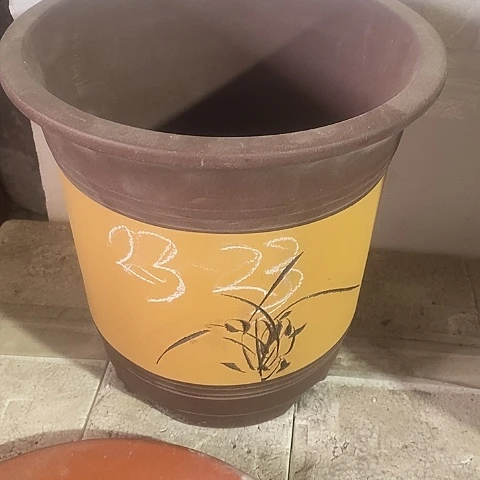 中国宜兴紫砂花盆，