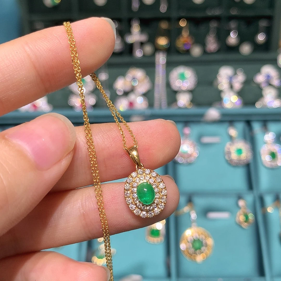 颈饰18K金镶嵌祖母绿