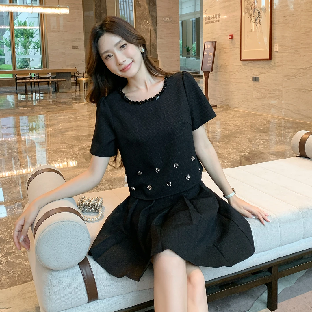 奢姿大码女装2025夏新款显瘦时尚花朵立体装饰上衣半裙小香风套装