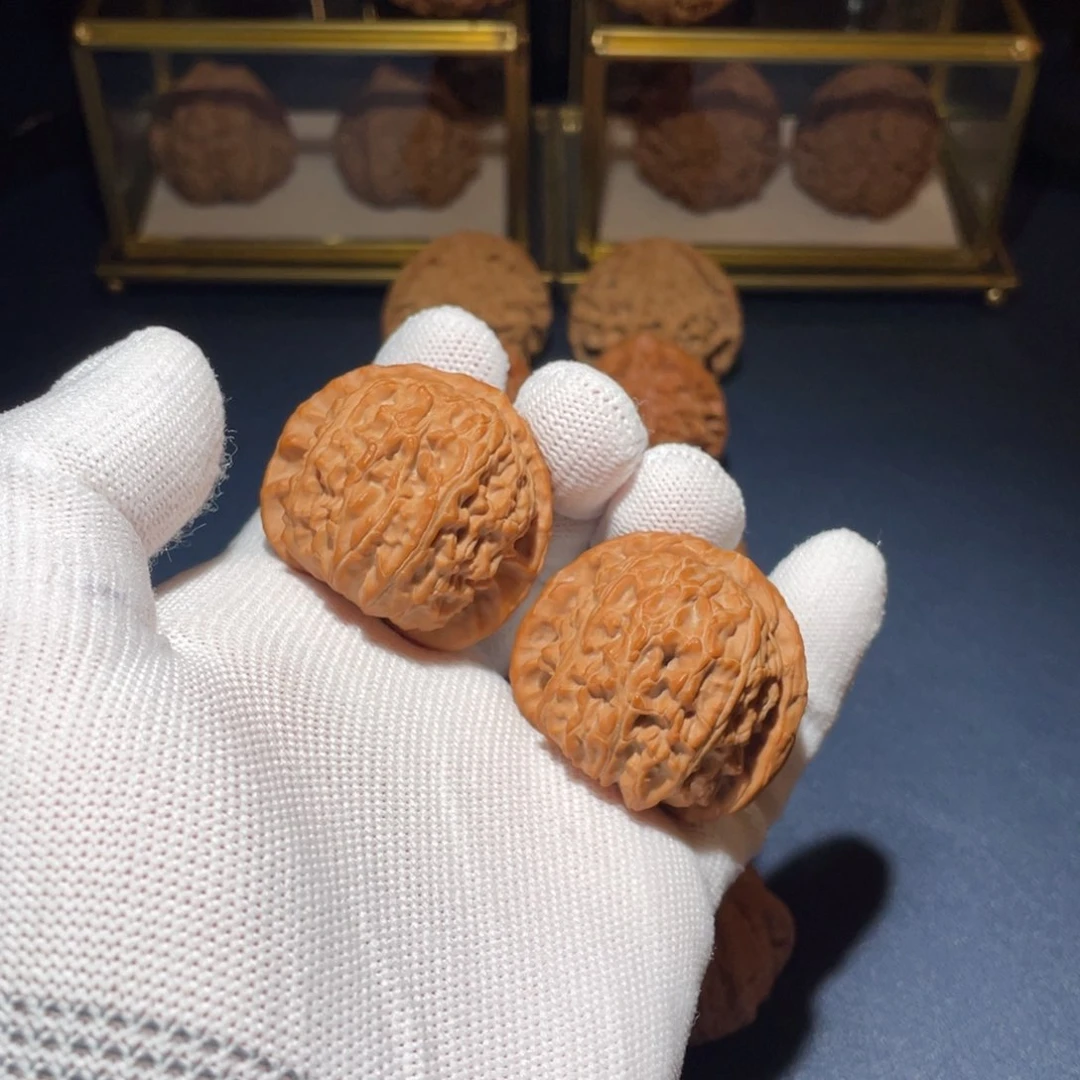 文玩核桃吊坠A*V39白狮子