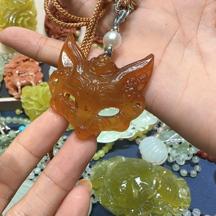 未镶嵌蛇纹石玉吊坠