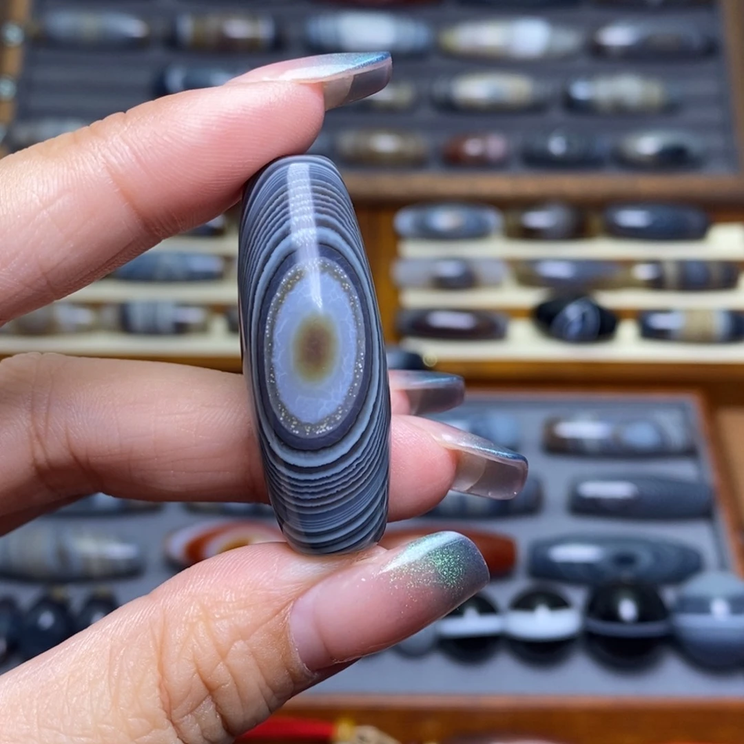 玛瑙/玉髓珠宝半成品未镶嵌?****里