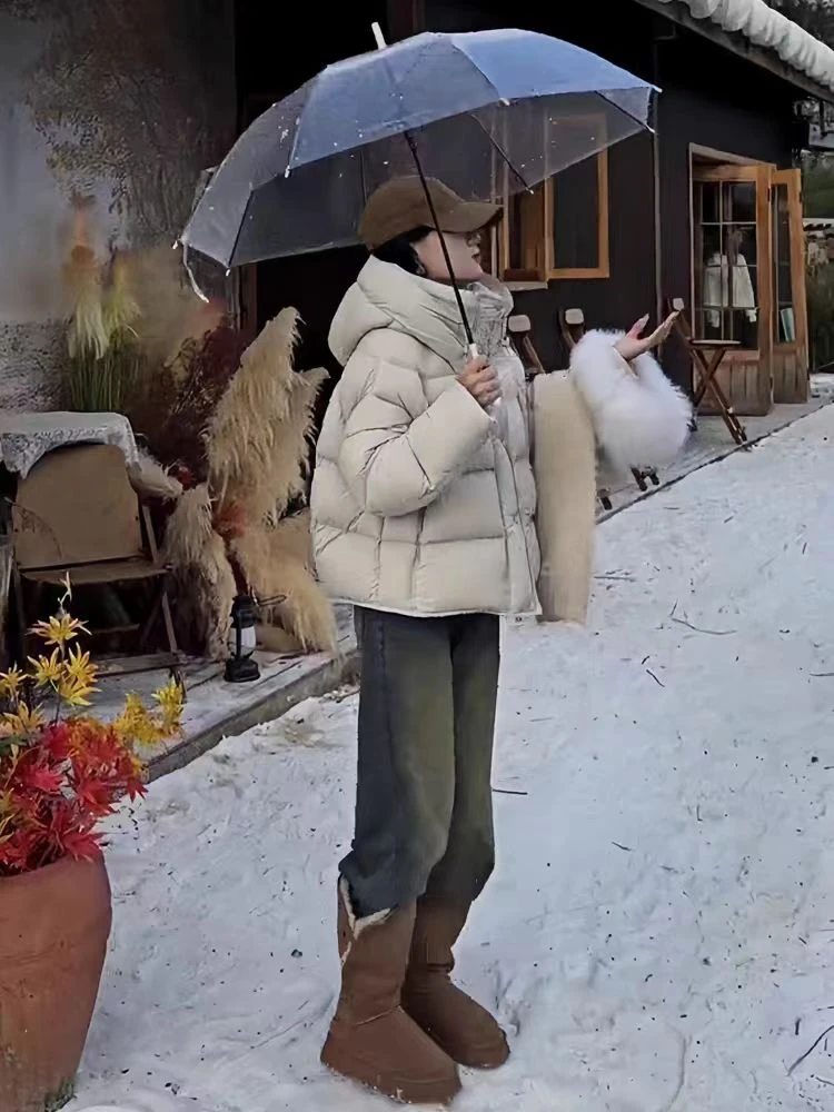 泡芙加厚新款纯色短款女款羽绒服休闲百搭女士连帽宽松保暖冬季