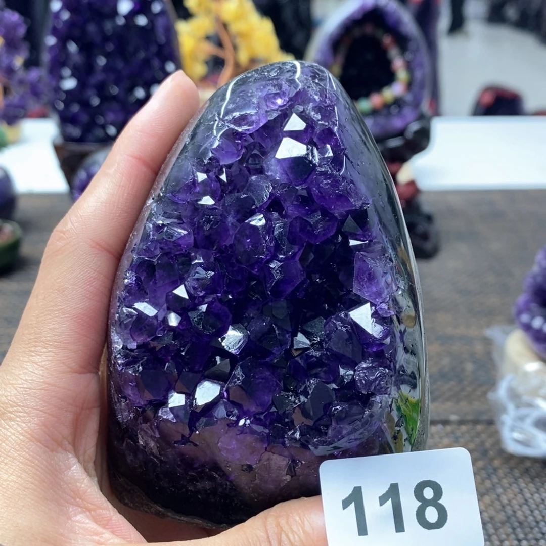紫晶未镶嵌大型摆件（非配饰）
