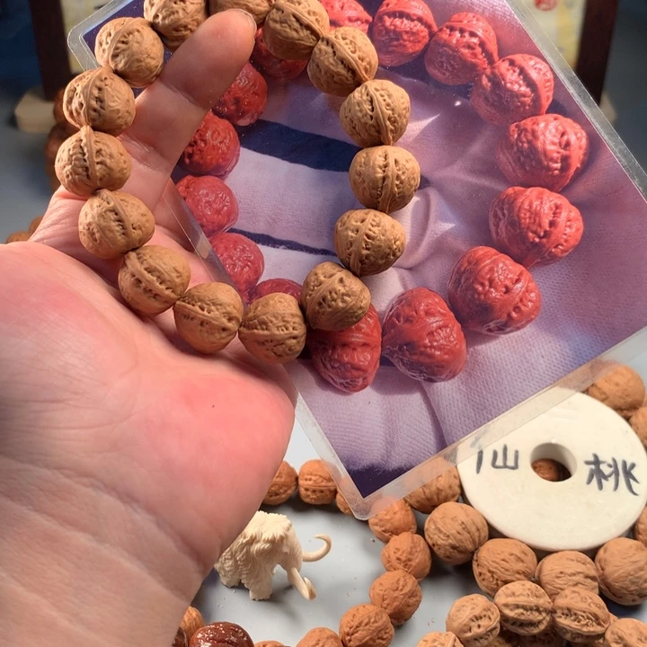 文玩核桃吊坠1.8假核