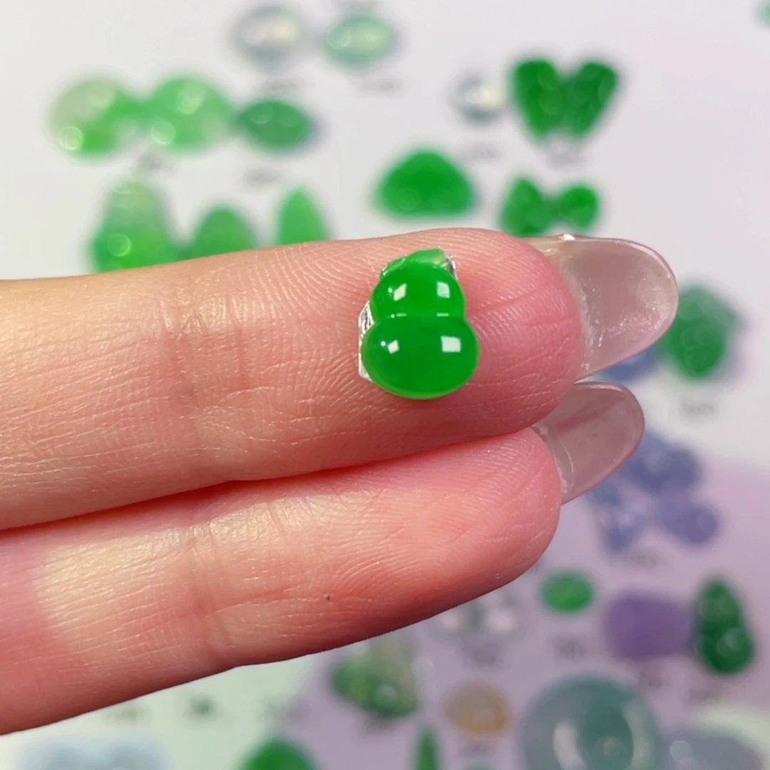 颈饰未镶嵌翡翠裸石