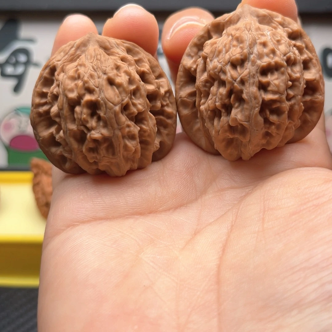 39全品霞云岭文玩核桃