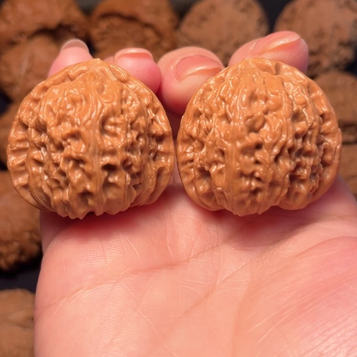 文玩核桃吊坠三角白37