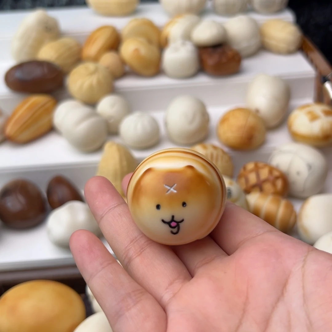 苏***༣把件菩提根/象牙果定制狗狗有黑线芽眼白色底桔色字不退换