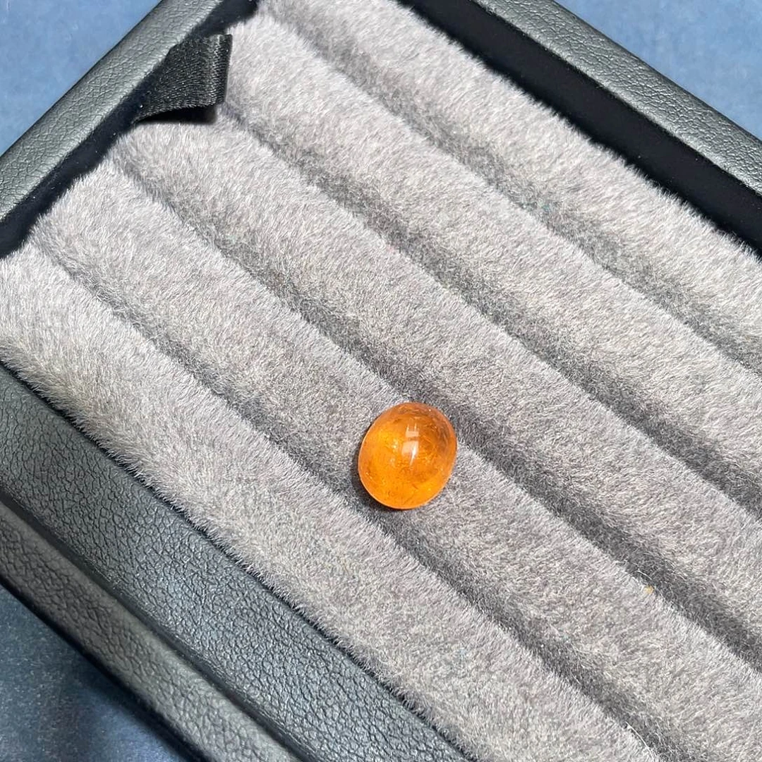 石榴石（芬达石）未镶嵌裸石5.18ct汽水色素面