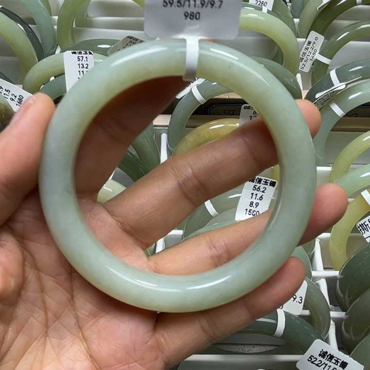 未镶嵌手镯和田玉（糖玉）