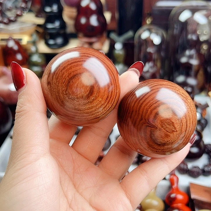 五***雨木沙漠铁红贵宝5.0球一对