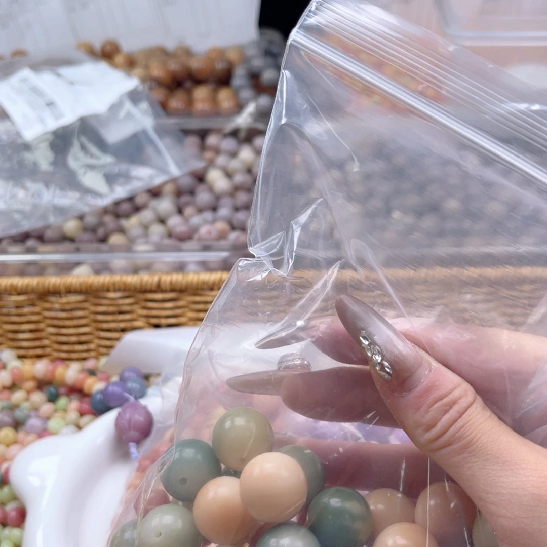 白玉菩提吊坠z18mm13颗。微瑕