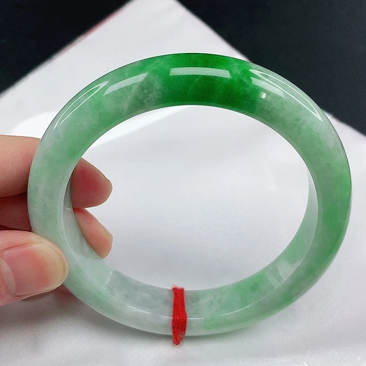 翡翠手镯未镶嵌圈63。0B05