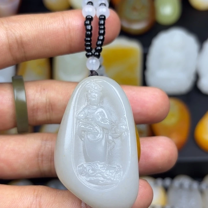 和田玉未镶嵌颈饰