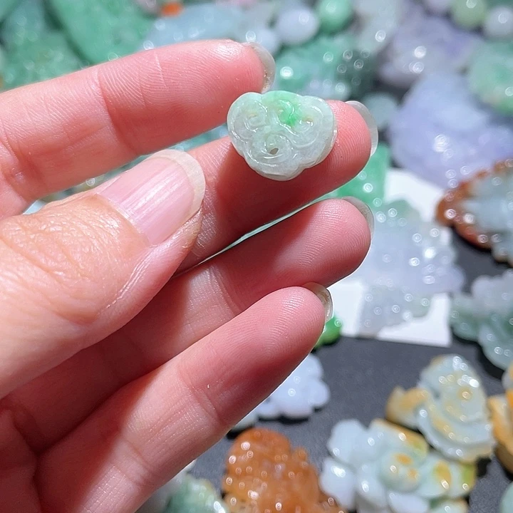 颈饰未镶嵌翡翠天