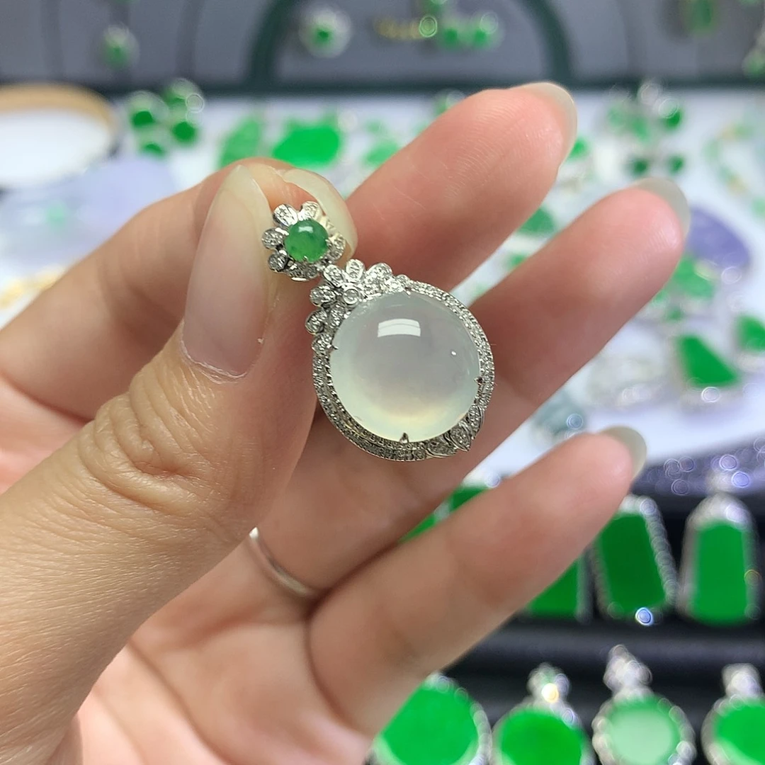 吊坠(不含链)18K金镶嵌翡翠