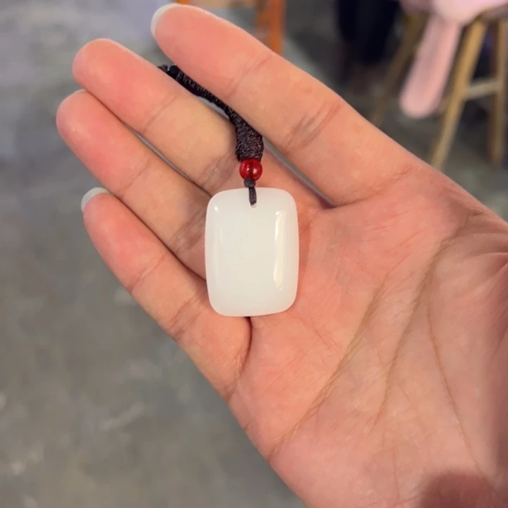 和田玉（糖玉）未镶嵌颈饰