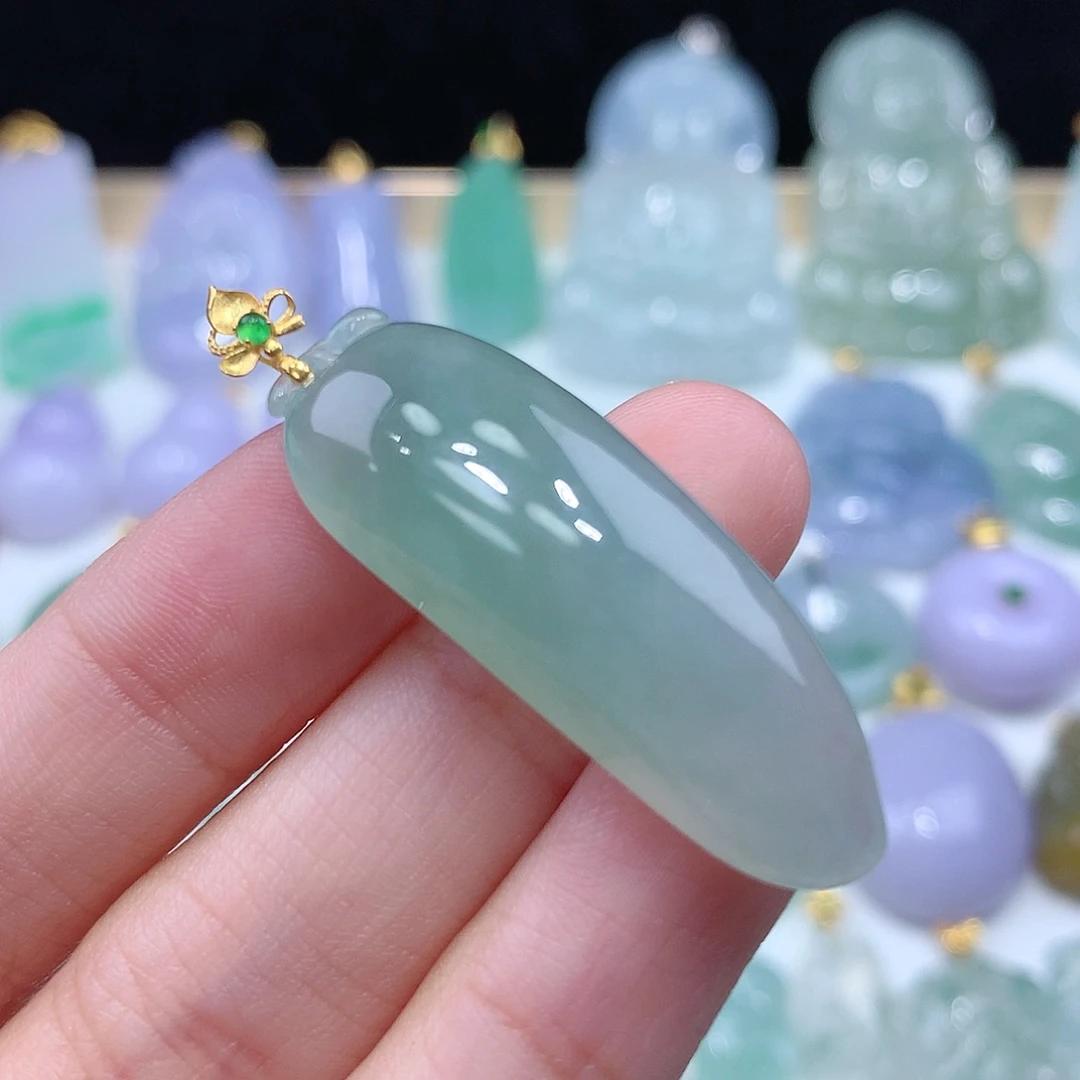 颈饰18K金镶嵌翡翠翡翠