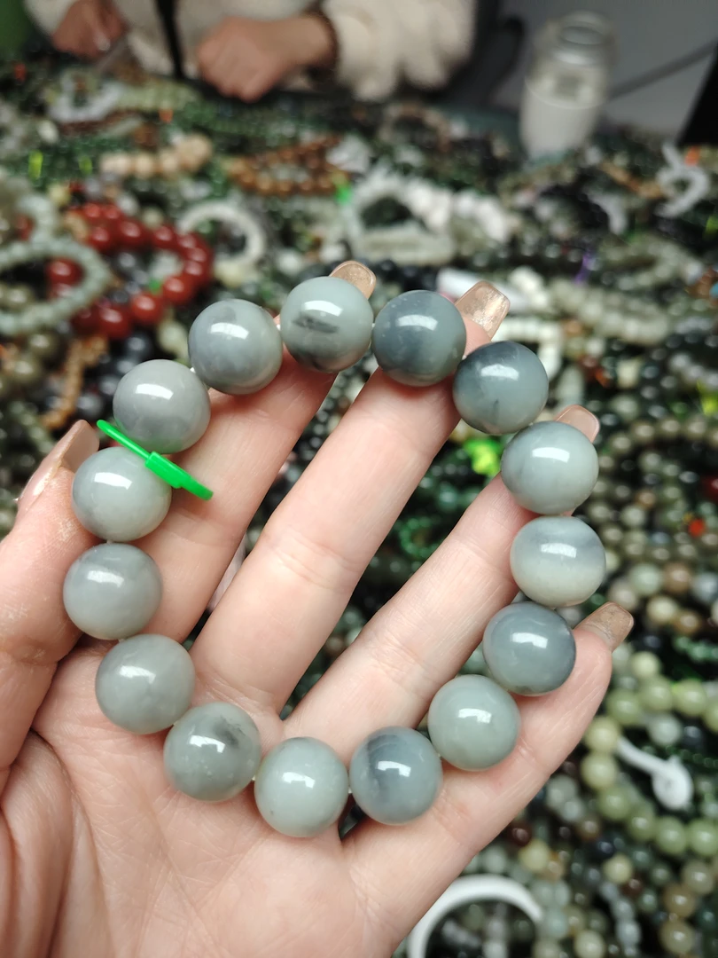 和田玉新疆青花卡14mm油润