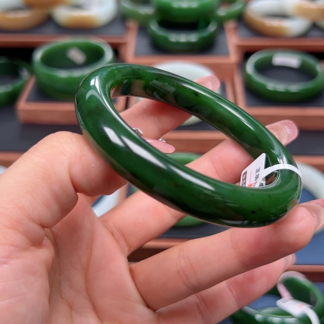 未镶嵌手镯和田玉（碧玉）