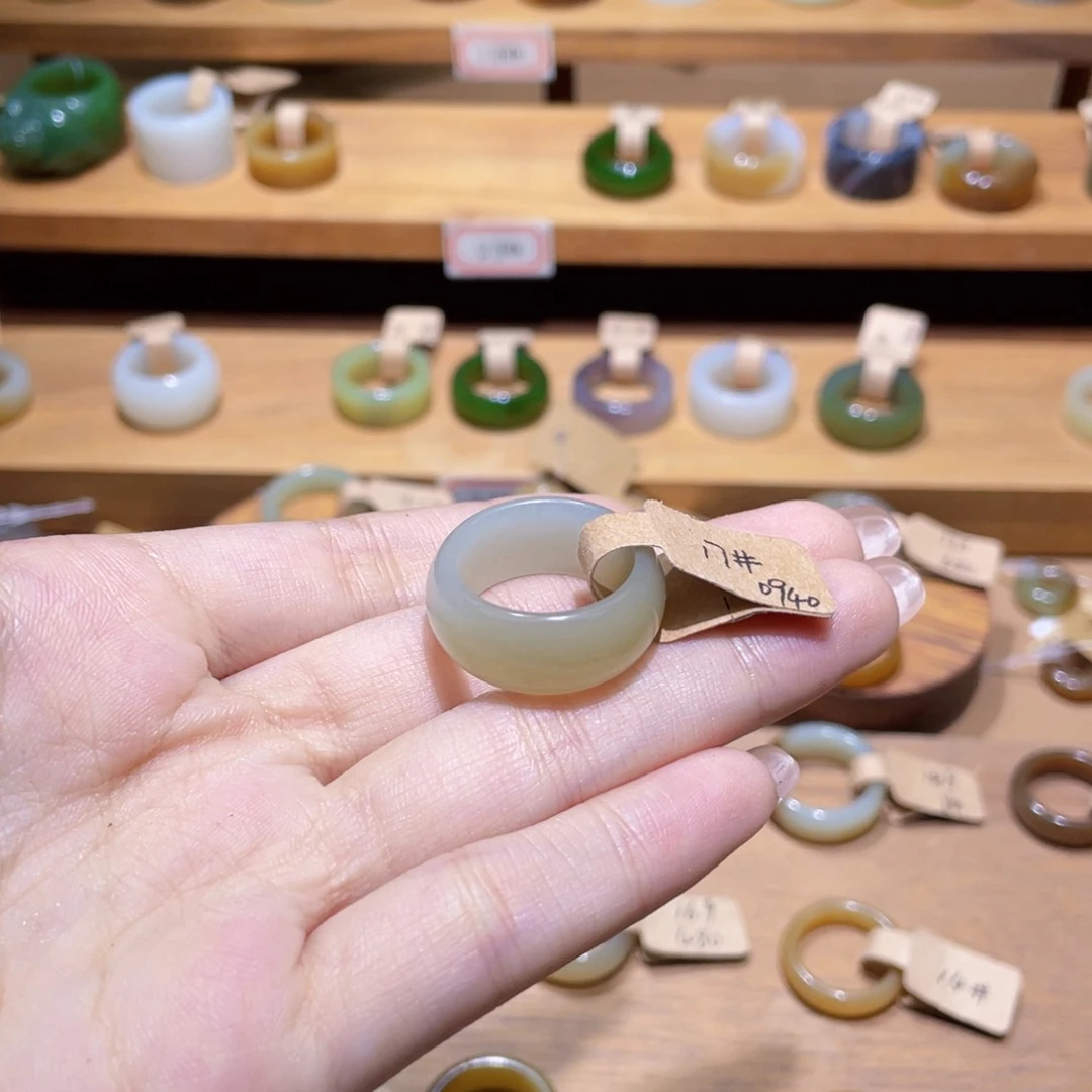 金***水和田玉戒指未镶嵌18