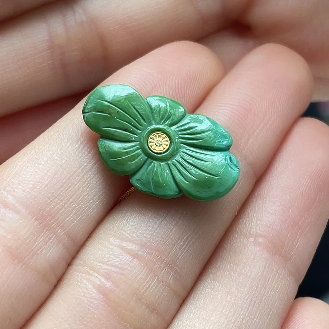 绿松石未镶嵌颈饰