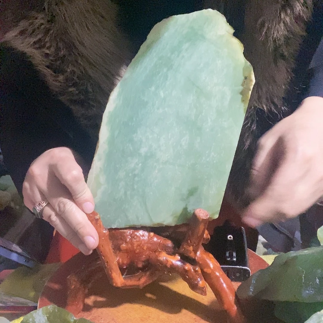 蛇纹石玉未镶嵌珠宝奇石