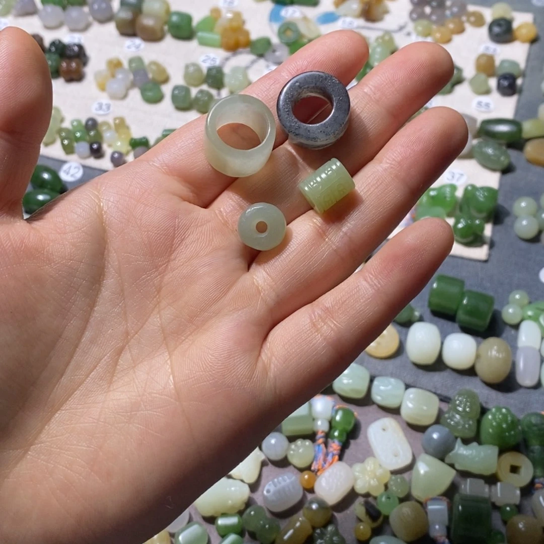 和田玉未镶嵌颈饰謙**尋