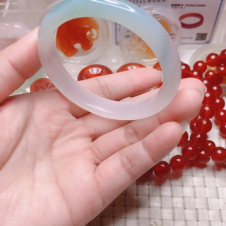 玛瑙/玉髓未镶嵌手镯