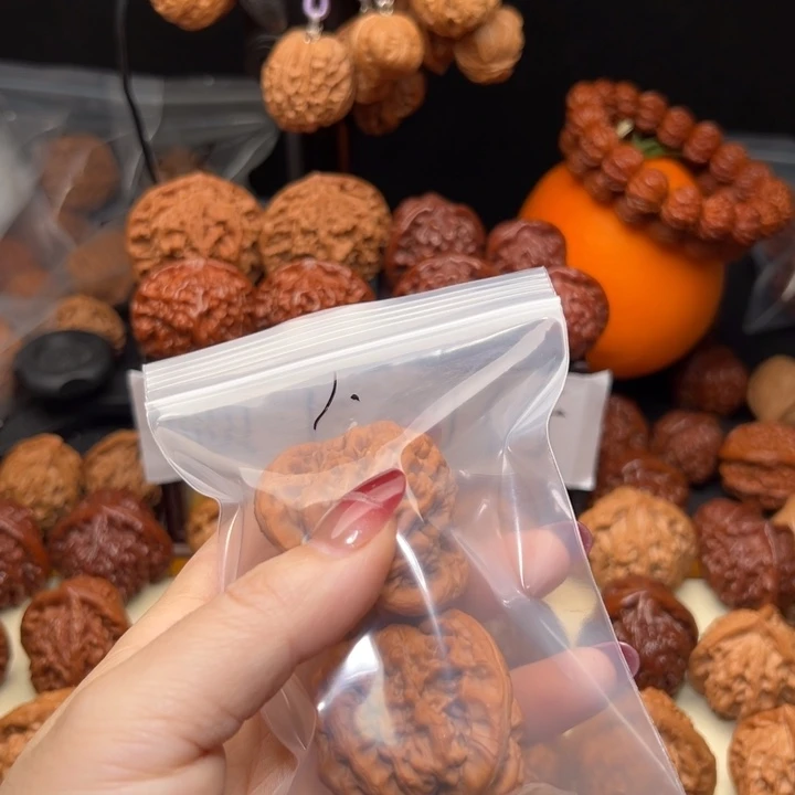 张***8文玩核桃吊坠哥哥哥哥哥哥哥