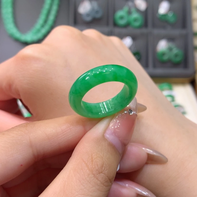 【闪购商品】翡翠戒指未镶嵌15号满冰阳绿