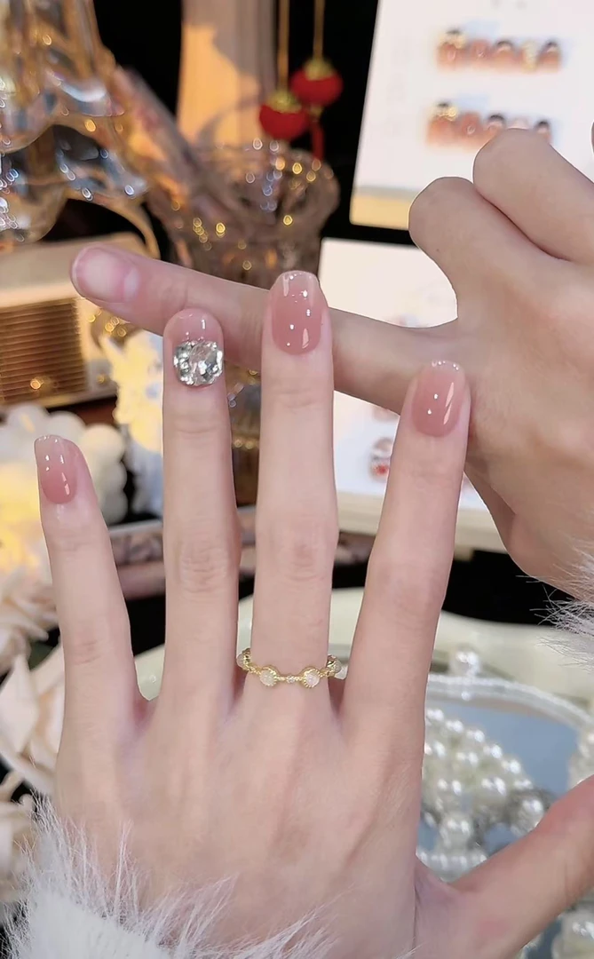 裸色闪钻  戴戴喵美甲 设计师轻奢纯手工穿戴甲气质温柔猫