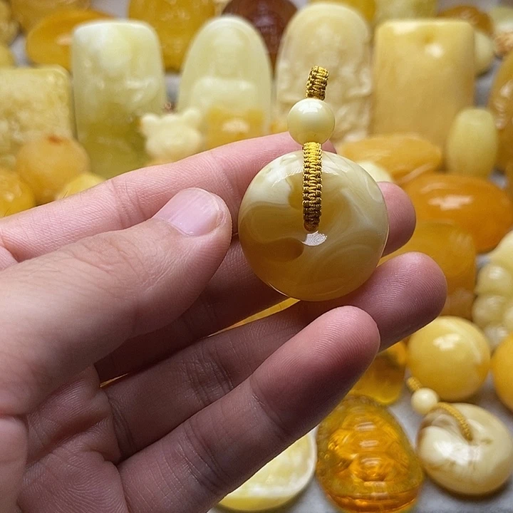 琥珀颈饰未镶嵌琥珀蜜蜡吊坠