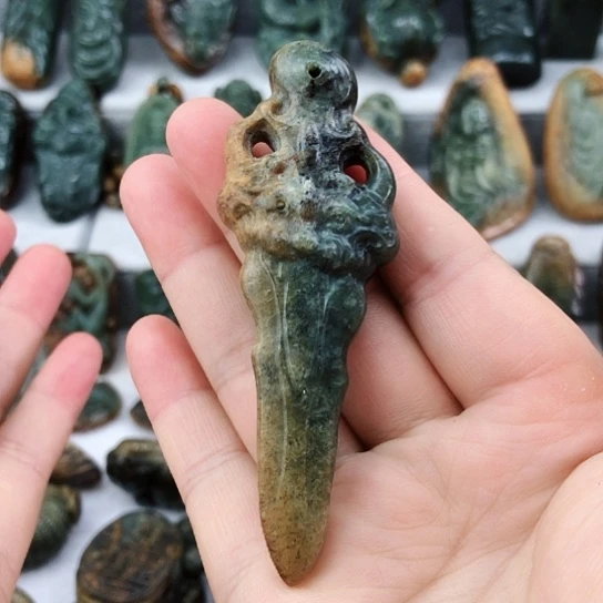 岫岩河磨玉（透闪石质玉）未镶嵌把件