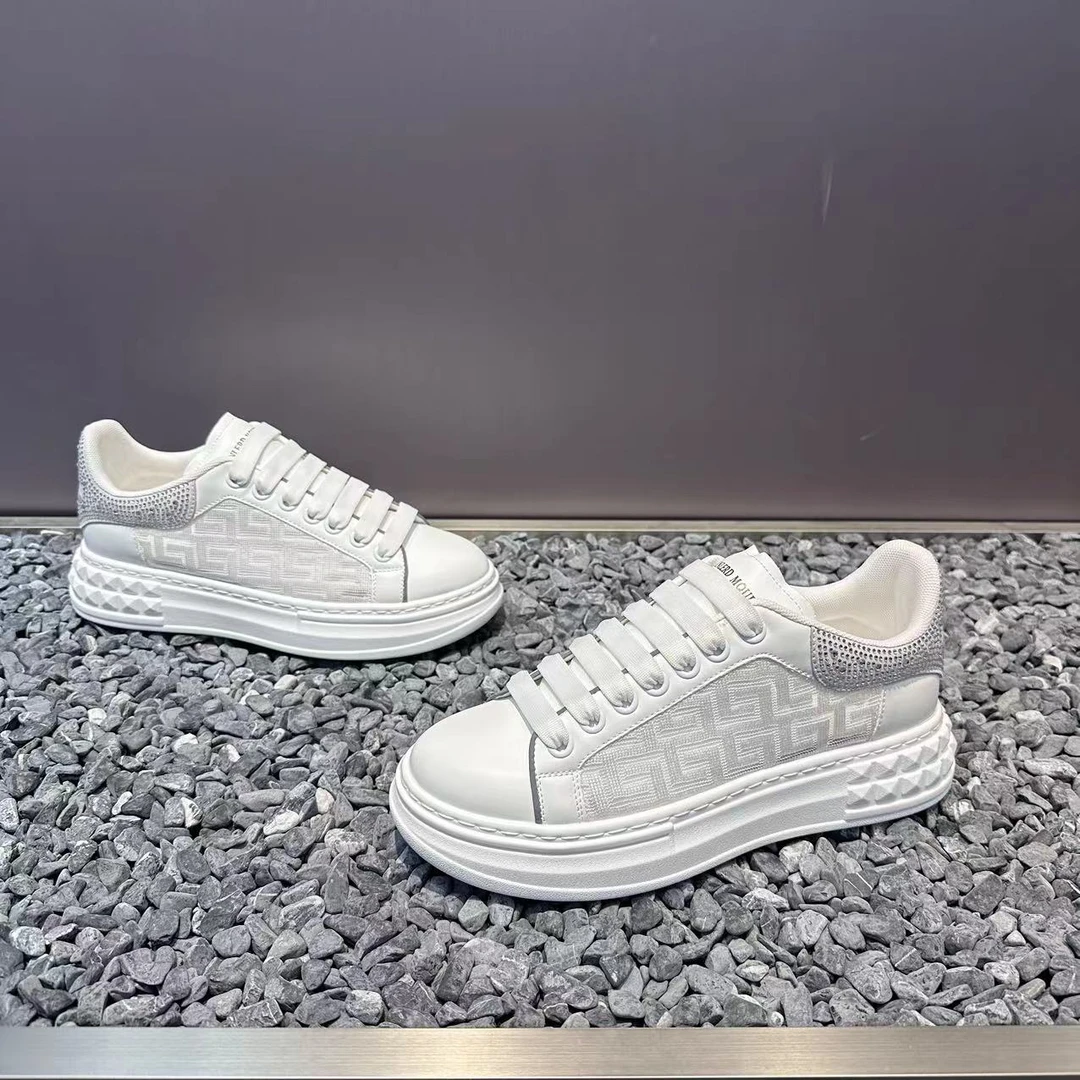 新款男鞋夏季冰丝网透气小白鞋舒适软底潮男韩版板鞋运动男休闲鞋