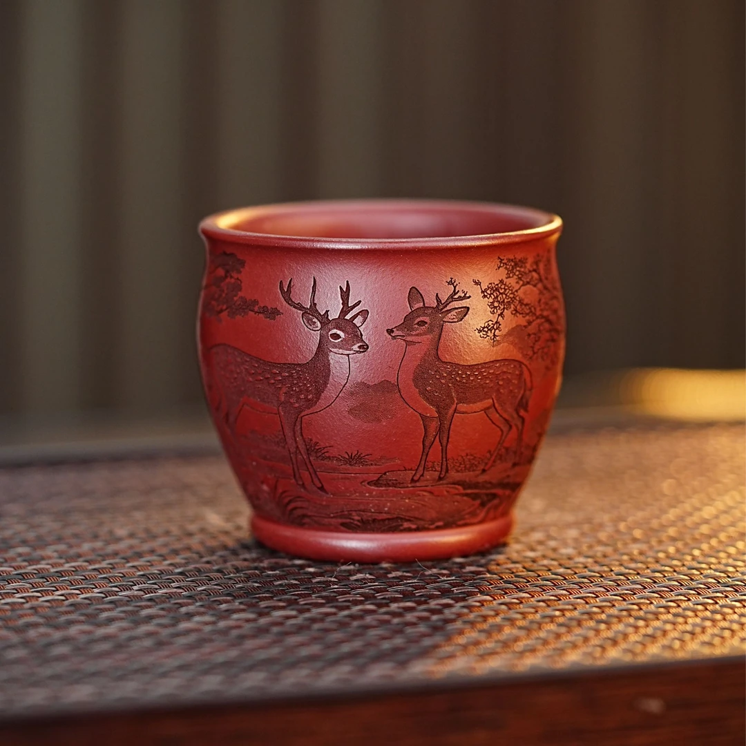 宜兴紫砂茶具 原矿龙血砂泥料全手工刻绘鹿鹿通主人杯品茗杯