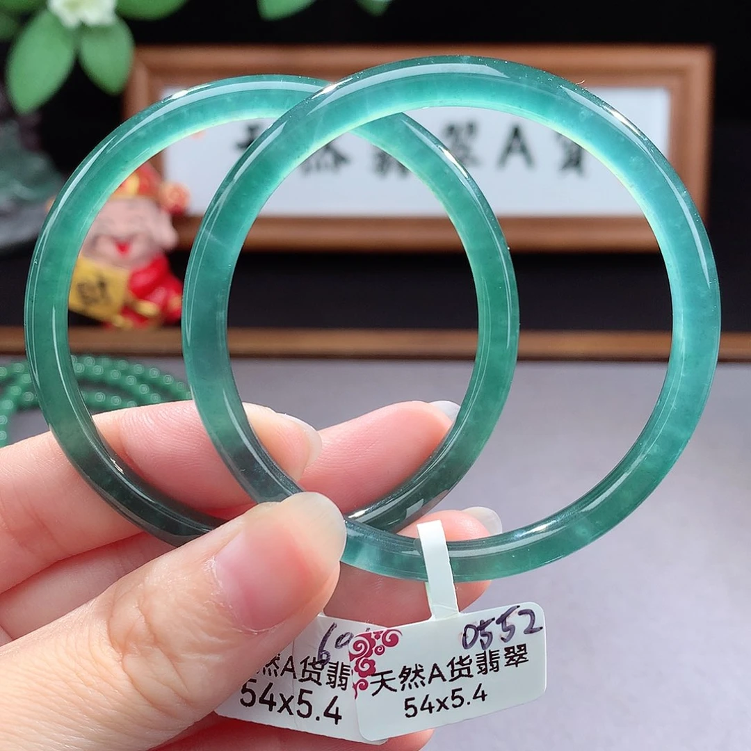 未镶嵌手镯（圆镯）翡翠