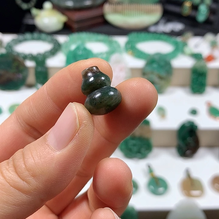 未镶嵌独山玉颈饰