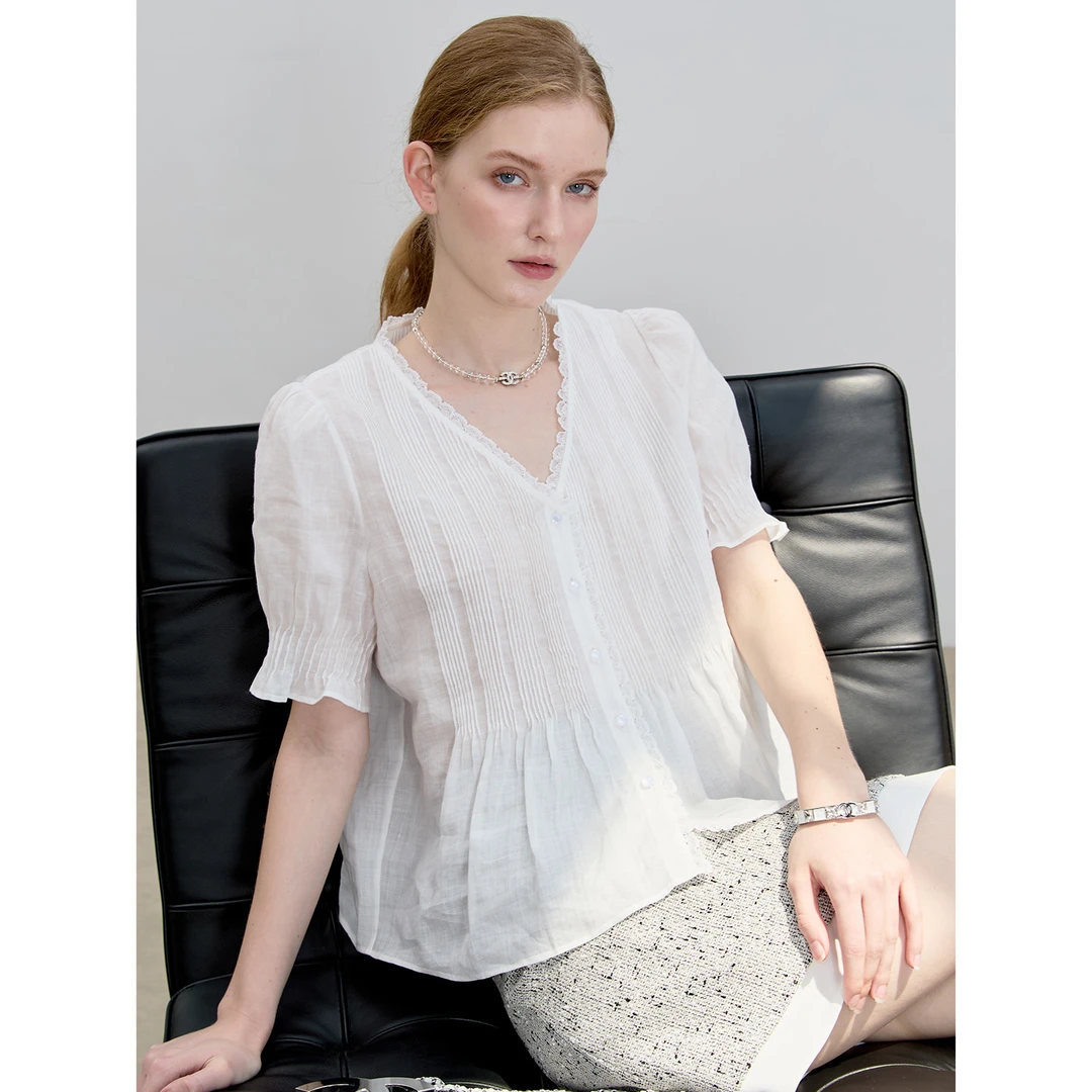 小岛微风“白月光”夏季凉感显瘦V领苎麻蕾丝衬衫法式小衫SY051812