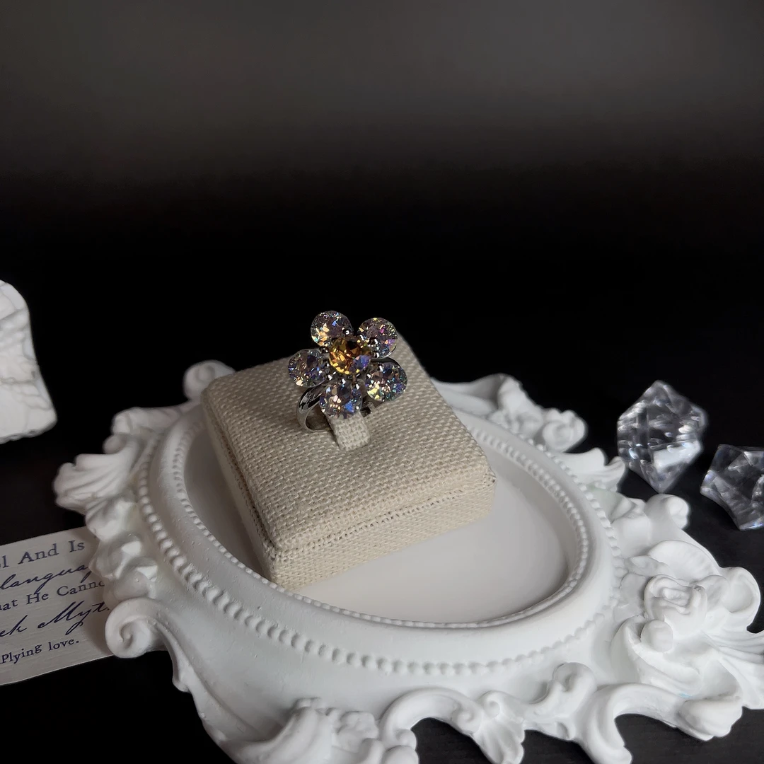 钛钢合成锆石戒指 C030305气质精致春日花花开口戒指