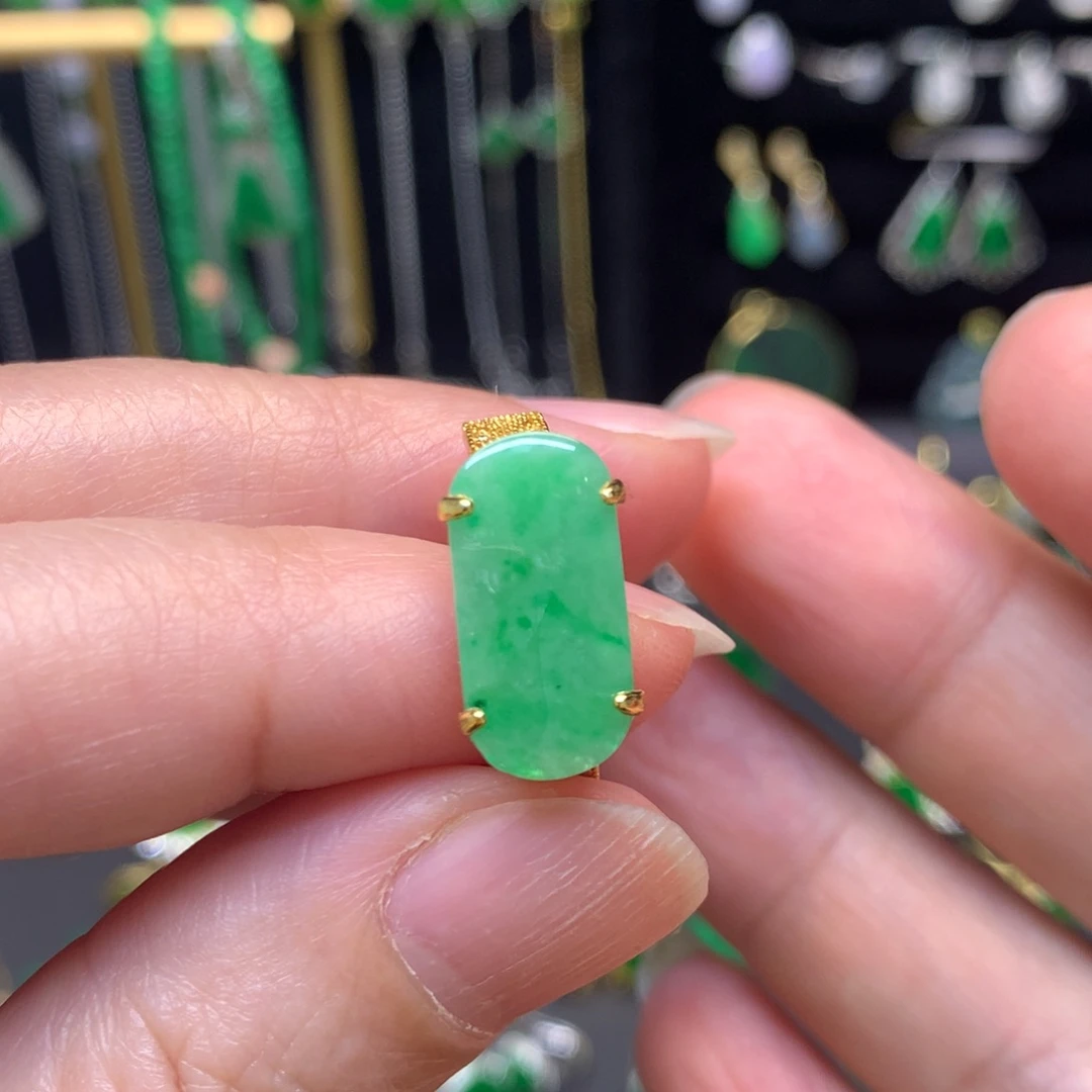 翡翠未镶嵌戒指有纹