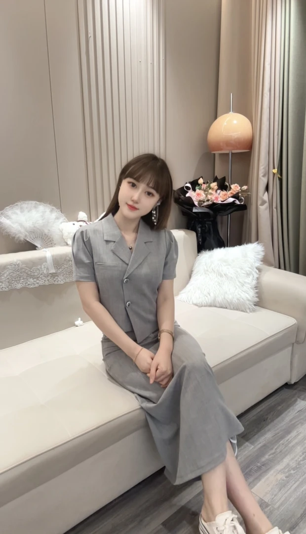 新款休闲气质设计师上衣裙子裤子半袖套装正品保证099