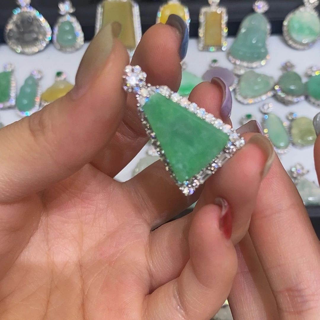 翡翠未镶嵌颈饰天然翡翠